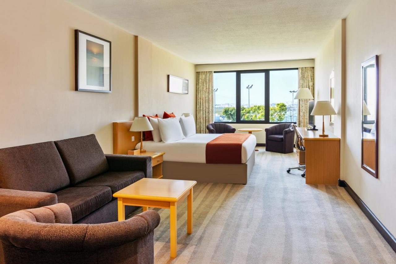 Crowne Plaza Muscat By Ihg Hotel Екстериор снимка
