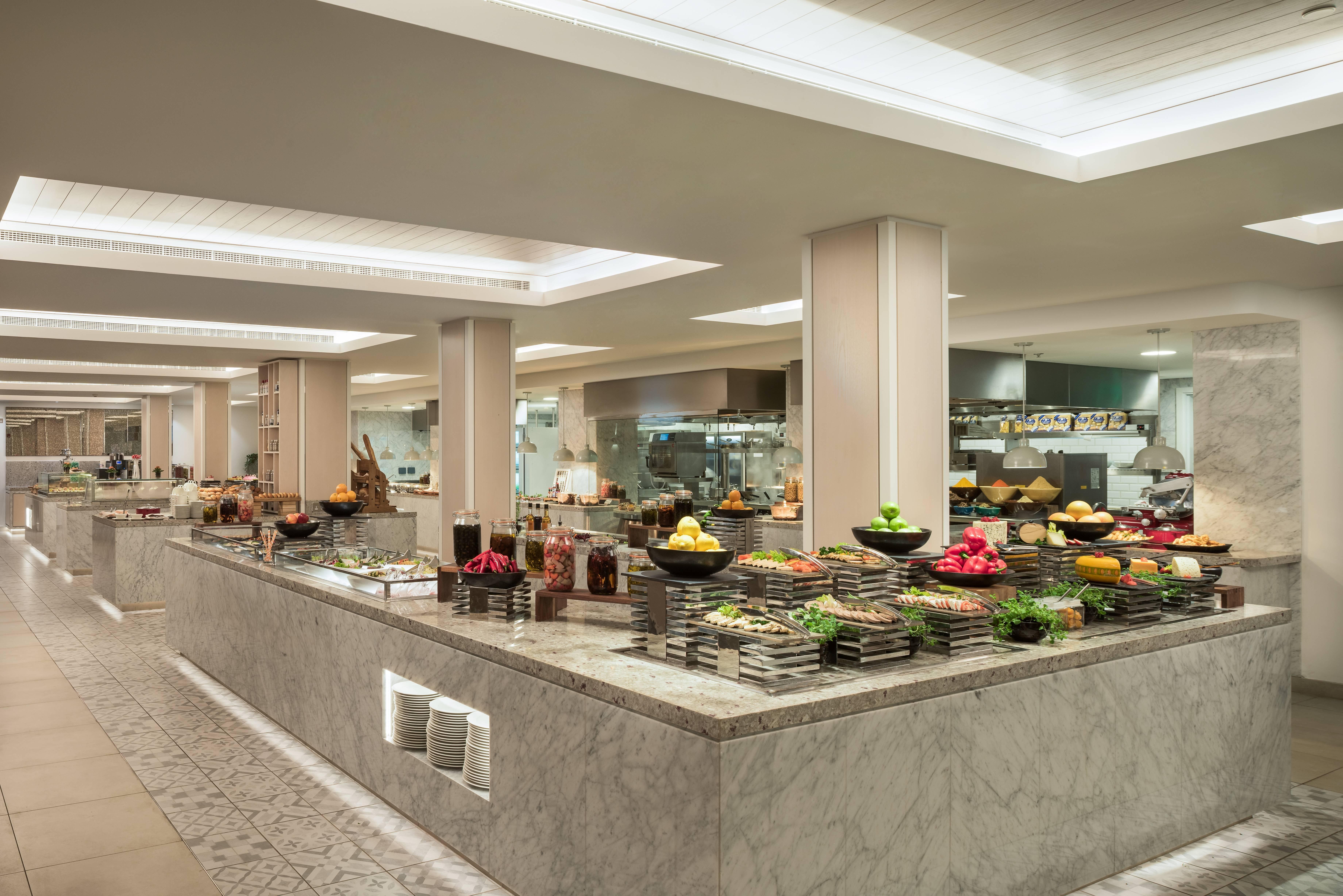Crowne Plaza Muscat By Ihg Hotel Екстериор снимка