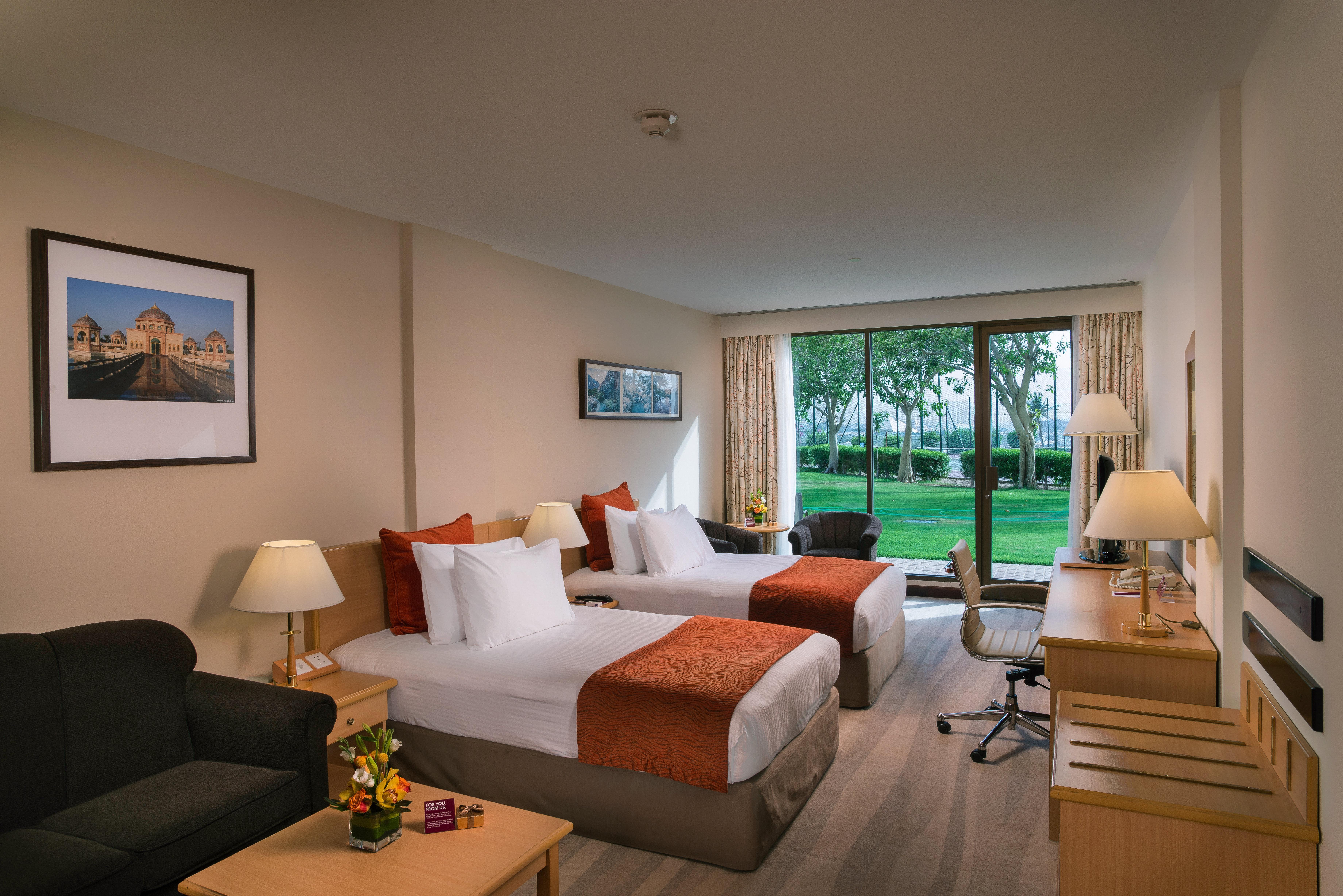 Crowne Plaza Muscat By Ihg Hotel Екстериор снимка