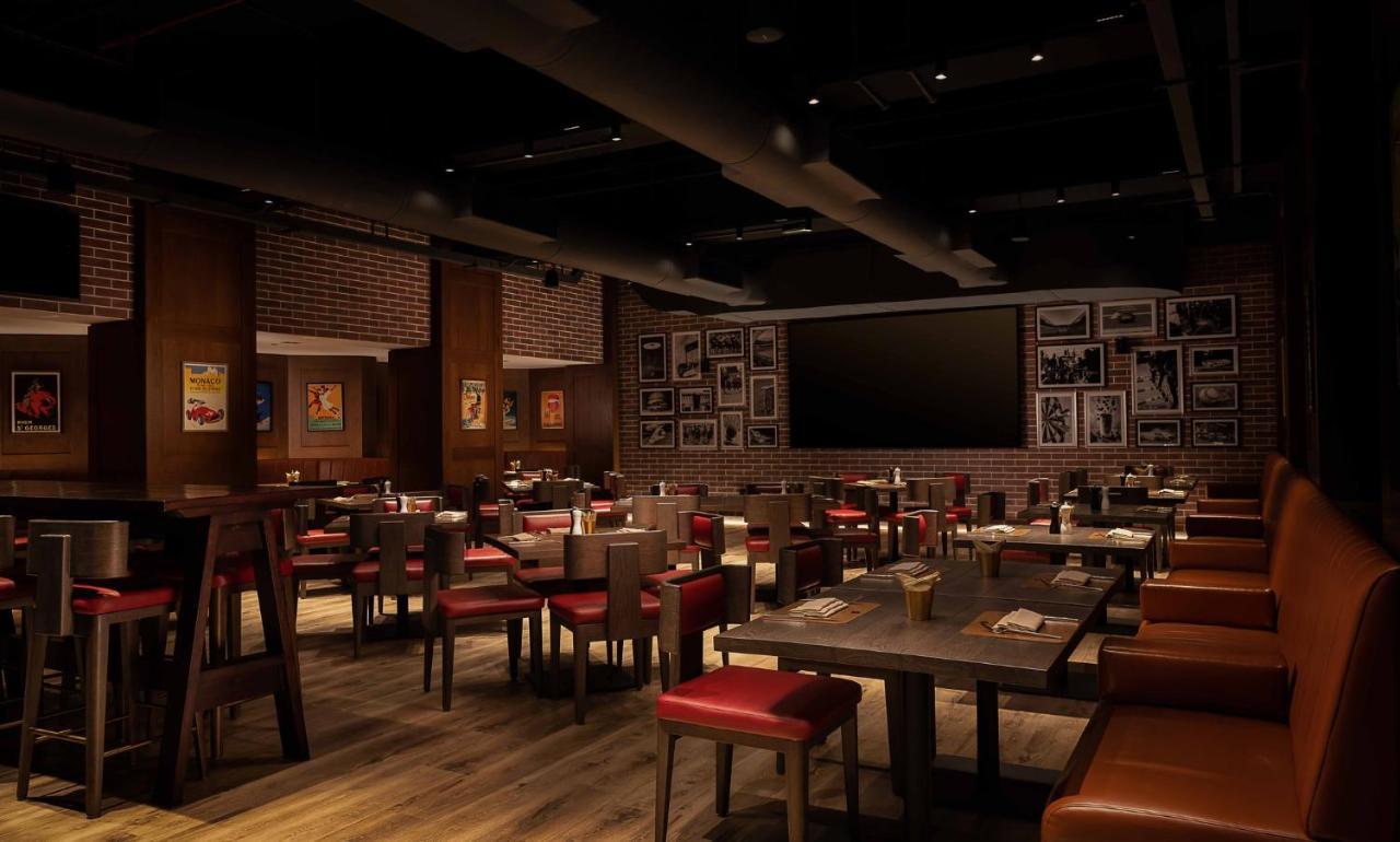 Crowne Plaza Muscat By Ihg Hotel Екстериор снимка