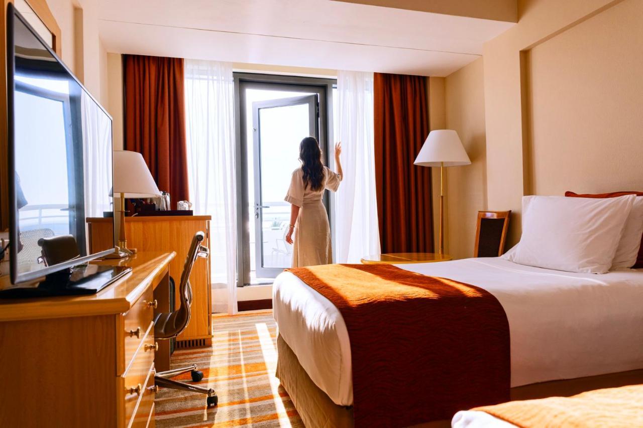 Crowne Plaza Muscat By Ihg Hotel Екстериор снимка