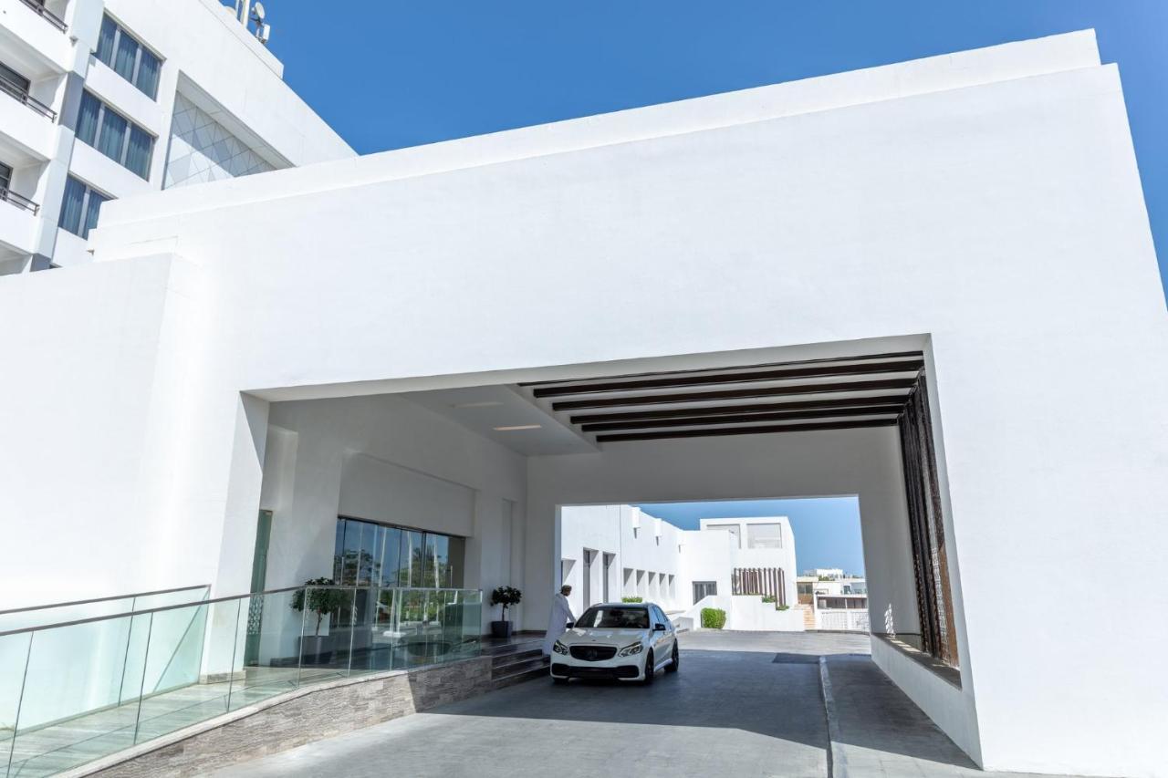 Crowne Plaza Muscat By Ihg Hotel Екстериор снимка